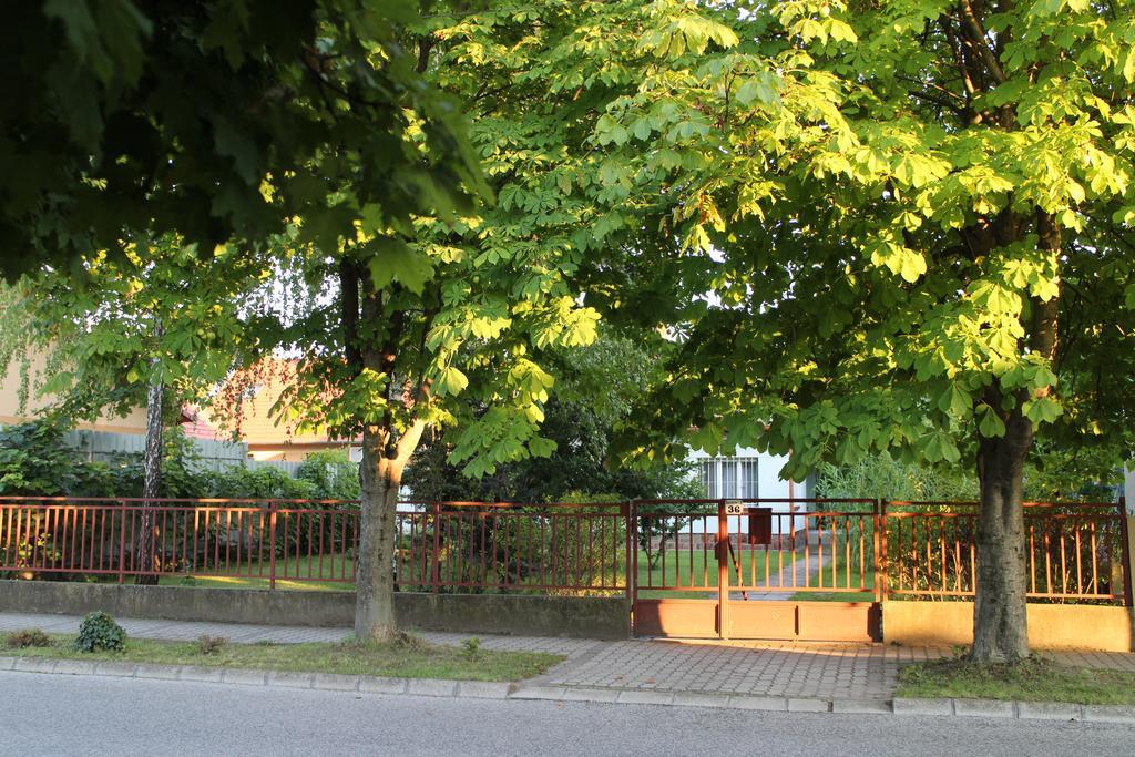 Evelin Nyaralohaz Villa Siófok Buitenkant foto
