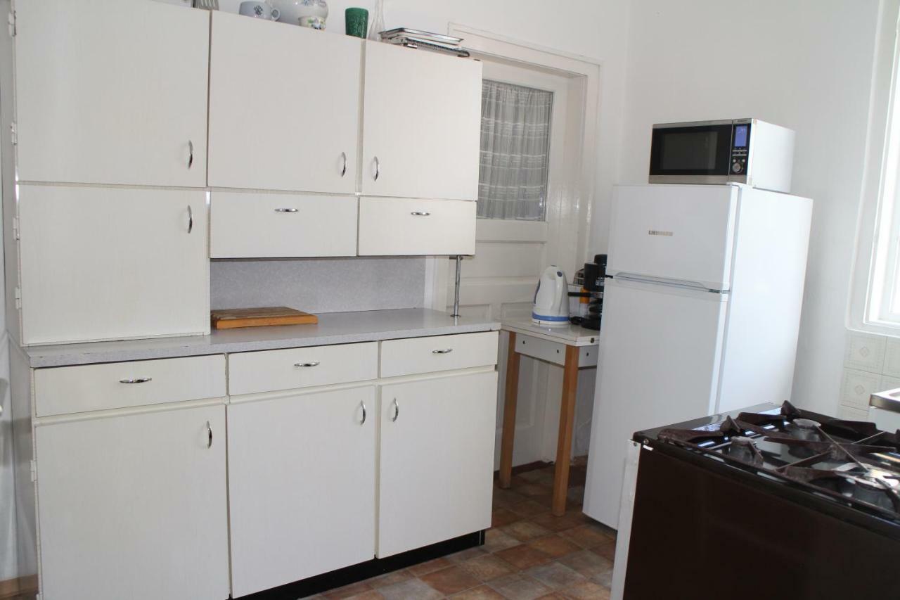 Evelin Nyaralohaz Villa Siófok Buitenkant foto